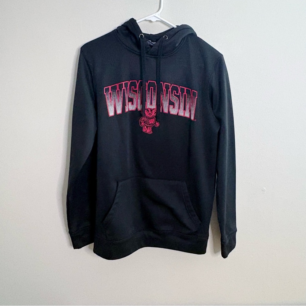 Colosseum Black and Red Wisconsin Pullover Adult Small Badgers Sweatshirt